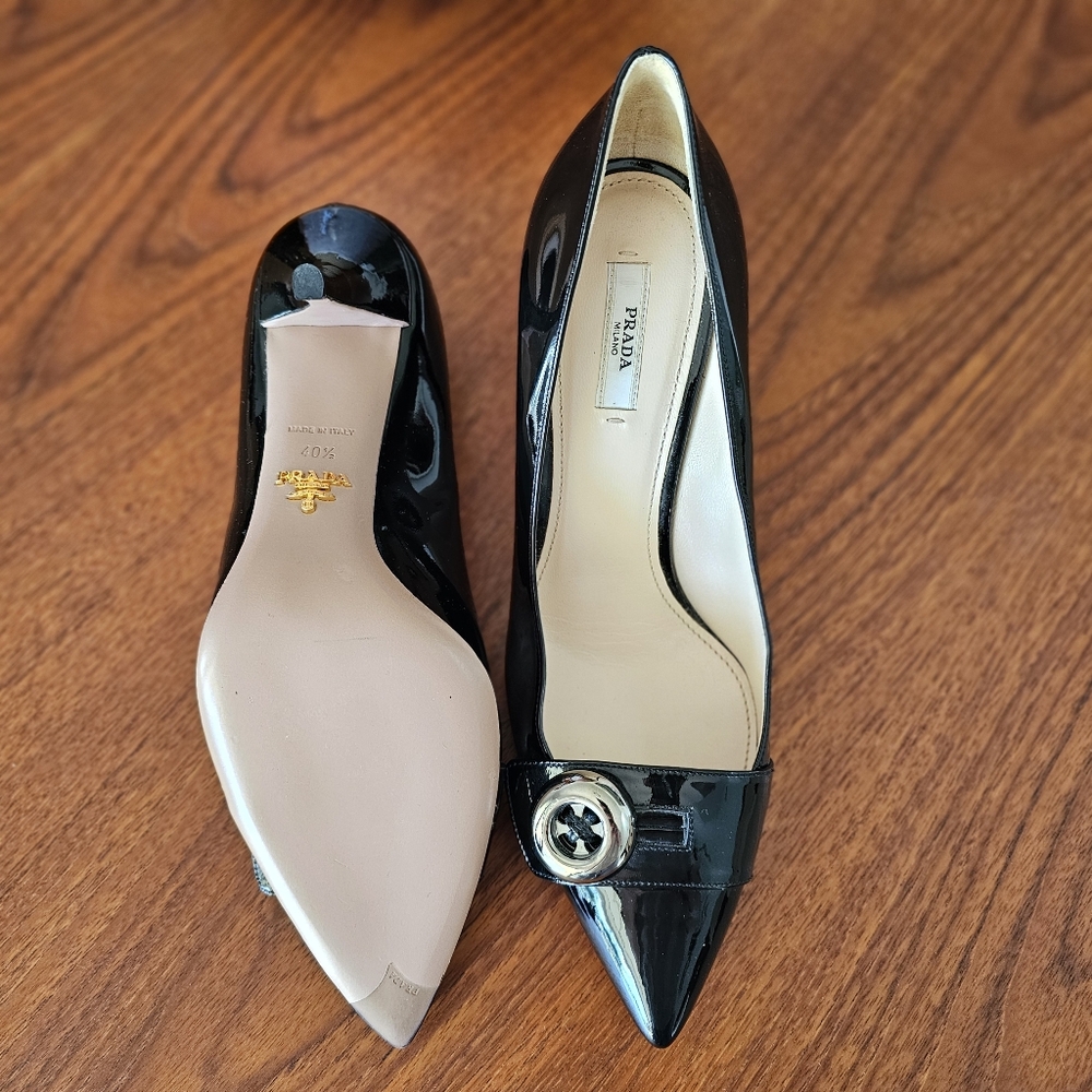 PRADA Black Italian Patent Leather Button Heels Point Toe Sz 40.5 NWOT - Picture 2 of 14